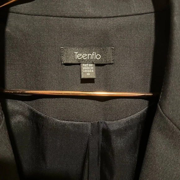 TeenFlo  wool blend vintage classic black blazer size 10 in good condition - Picture 4 of 6